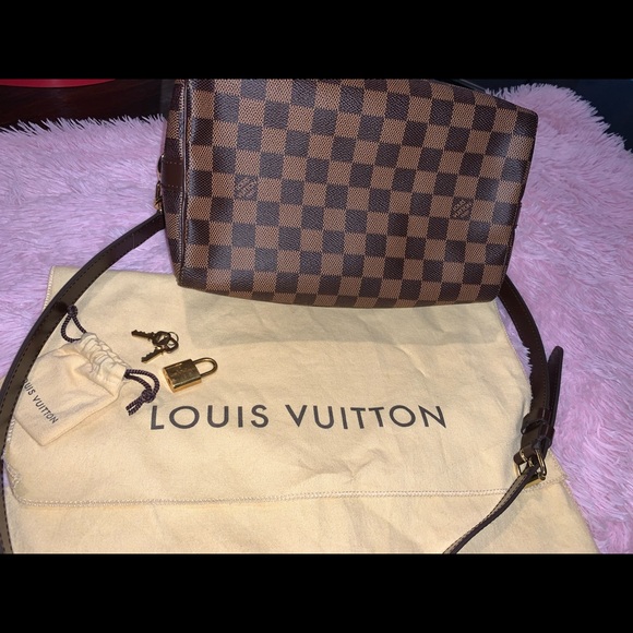 Louis Vuitton - Picture 3 of 8